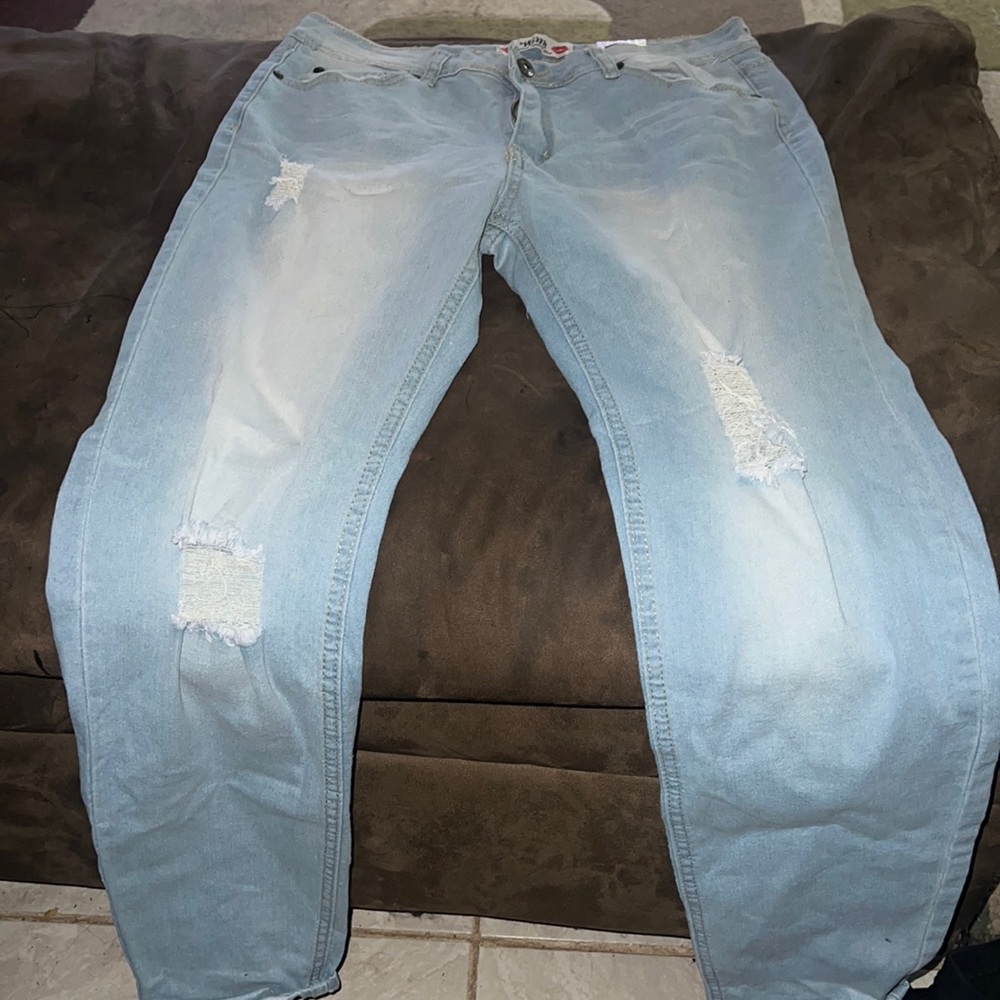 Super Cute Curvy Ripped Jeans